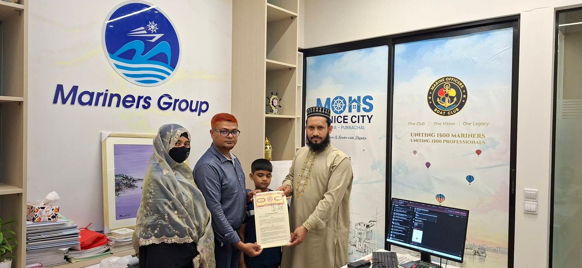 আলহামদুলিল্লাহ। আমাদের MOHS Venice City পরিবারে আরো একজন মেরিনার যুক্ত হলেন তার পরিবারসহ। ২ জনের নামেই ৫ কাঠা জায়গা বুকিং দিলেন।
অল্প সময়ে জায়গার দাম বাড়বে কয়েকগুন।
Marine Officers Boat Club