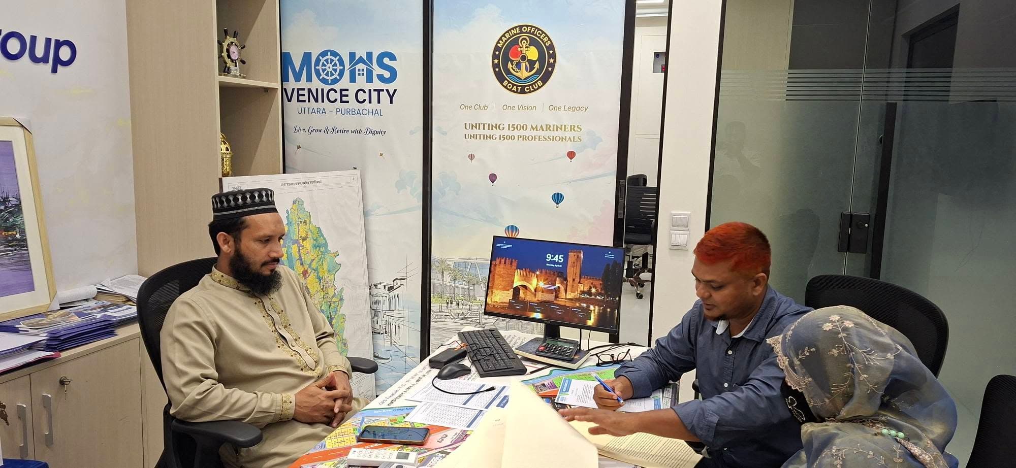 আলহামদুলিল্লাহ। আমাদের MOHS Venice City পরিবারে আরো একজন মেরিনার যুক্ত হলেন তার পরিবারসহ। ২ জনের নামেই ৫ কাঠা জায়গা বুকিং দিলেন।
অল্প সময়ে জায়গার দাম বাড়বে কয়েকগুন।
Marine Officers Boat Club